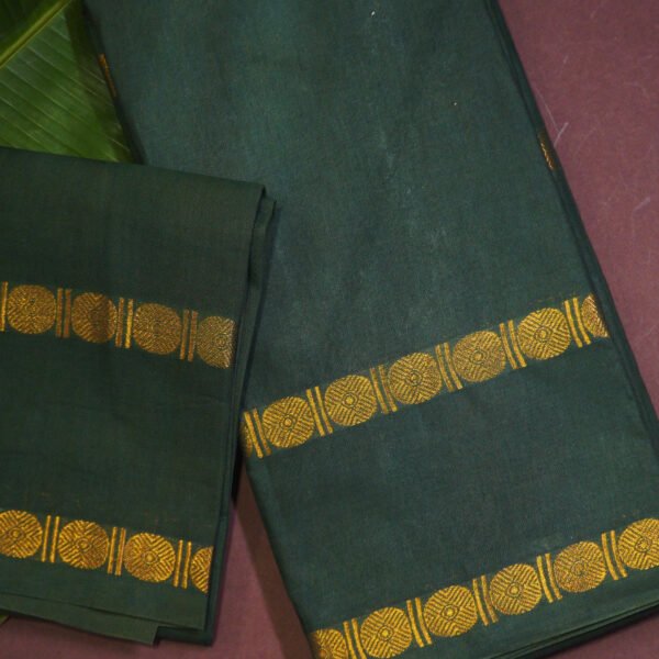 Green colour Sungudi Cotton saree with Traditional Pattern